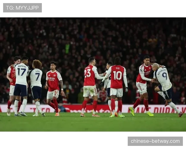 西汉姆联9134万薪资超布莱顿 中场引援成冬窗焦点